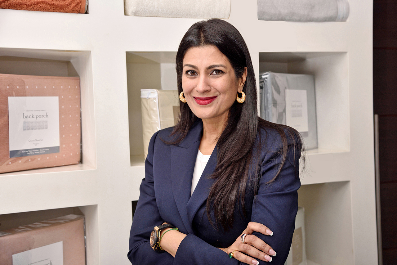 https://www.indiantextilemagazine.in/wp-content/uploads/2021/09/Welspun-DipaliGoenka-pic-1.jpg